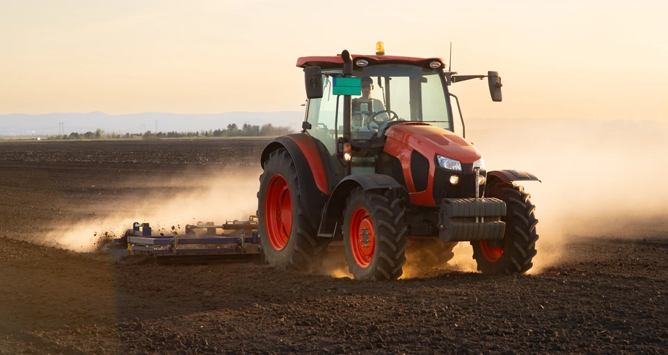 Concept de sécurité informatique, réseau informatique et communication, administrateur système travaillant dans un ordinateur portable pour développer un logiciel de protection des données contre le piratage afin de protéger les informations critiques